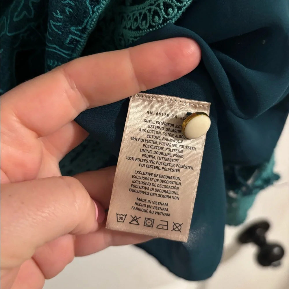 NWT ANTHROPOLOGIE HD in Paris Lace Meadows Blouse Peacock Turquoise Teal Size 0